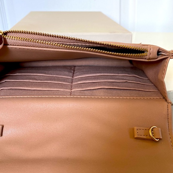 3/ $30 mix and match Bebe wallet/clutch - Picture 4 of 5